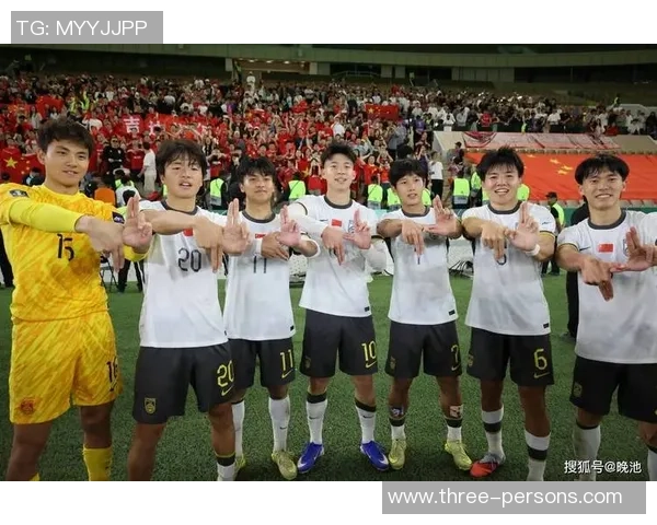 王钰栋晒出他跟毛伟杰合影，蒯纪闻坐不住了，已为此揭露发声留言